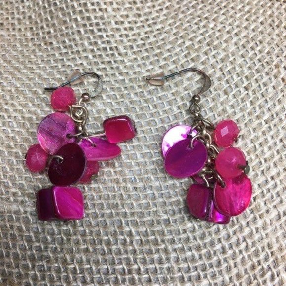 Dangle Pierced Earrings Hot Pink MOP Mother Of Pearl Shell Gold Barbie BoHo - Picture 2 of 3
